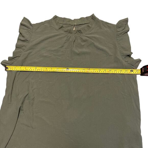 Bloomchic Plus Size Sage Green Ruffle Sleeveless Shirt 18/20 - Picture 3 of 4